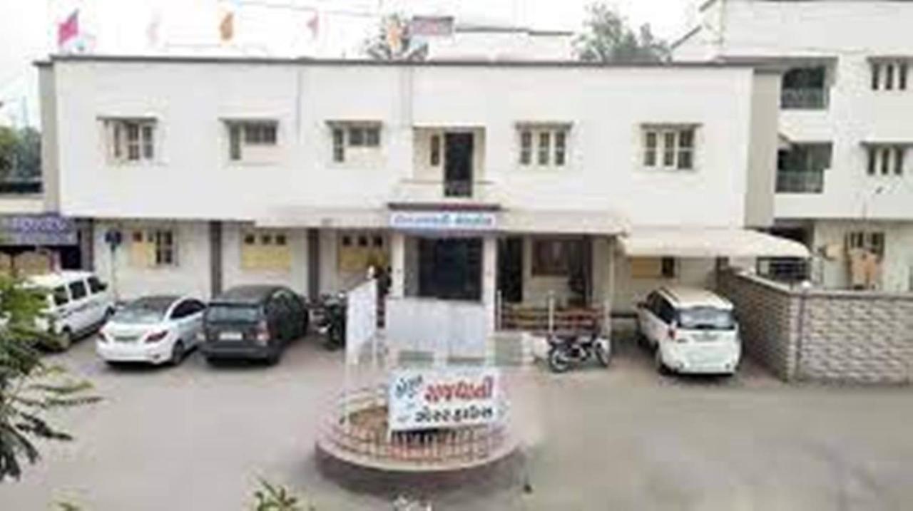 Hotel Rajdhani Hālol Exterior photo